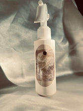Load image into Gallery viewer, White Linen 4 oz room &amp; linen spray
